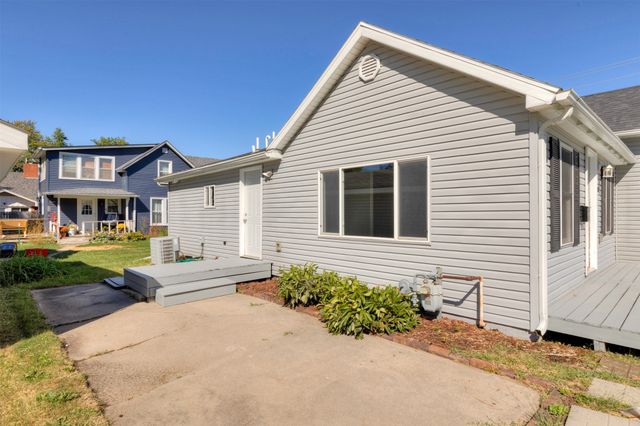 303 W 5th Street S, Newton, IA 50208