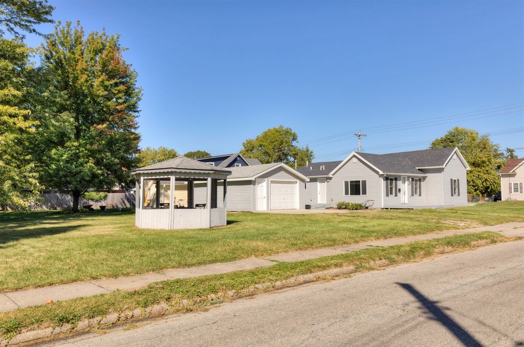 303 W 5th Street S, Newton, IA 50208