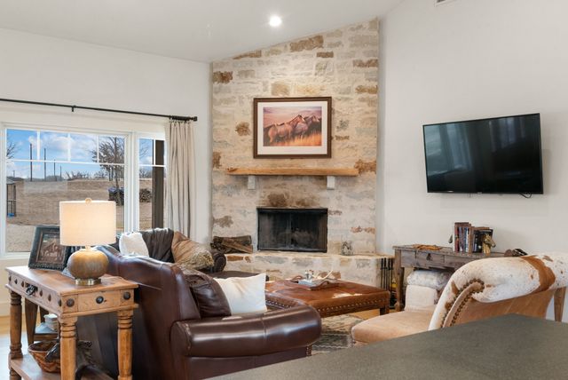 800 Fox Road, Millsap, TX 76066