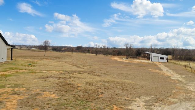 800 Fox Road, Millsap, TX 76066