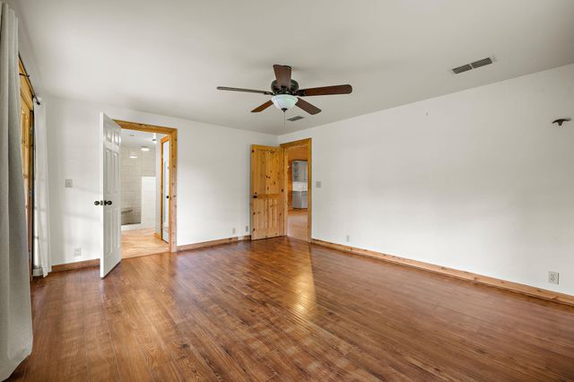 571 Balch RD, Elgin, TX 78621