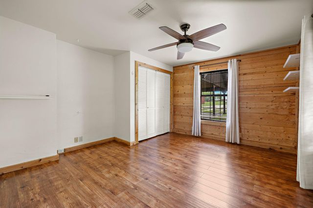 571 Balch RD, Elgin, TX 78621
