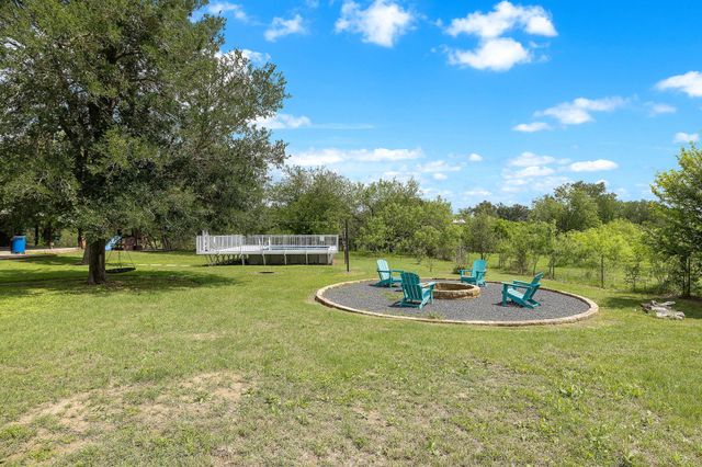 571 Balch RD, Elgin, TX 78621