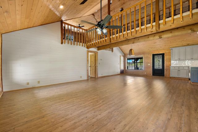 571 Balch RD, Elgin, TX 78621