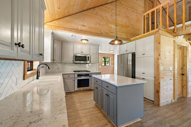 571 Balch RD, Elgin, TX 78621