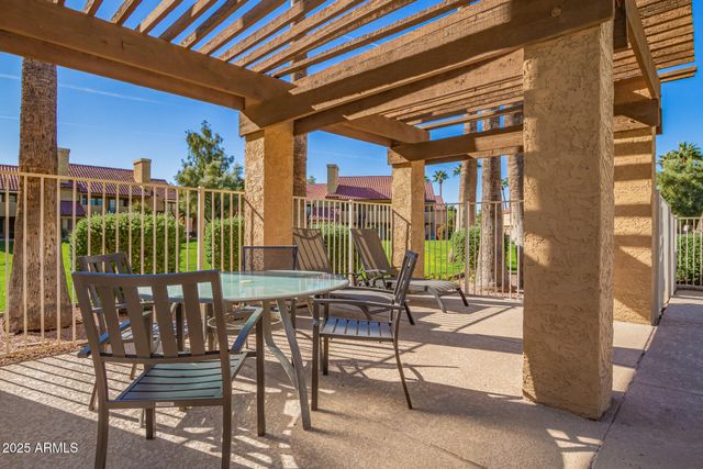 4901 S CALLE LOS CERROS Drive 202, Tempe, AZ 85282