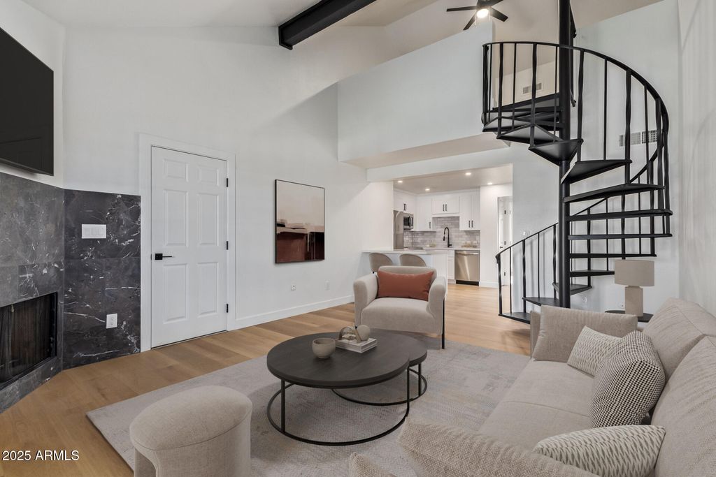 4901 S CALLE LOS CERROS Drive 202, Tempe, AZ 85282