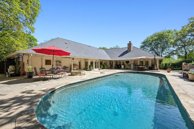 216 Eastwood Drive, Southlake, TX 76092