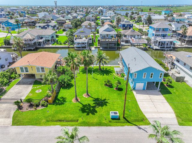16611 Flamingo Way, Jamaica Beach, TX 77554