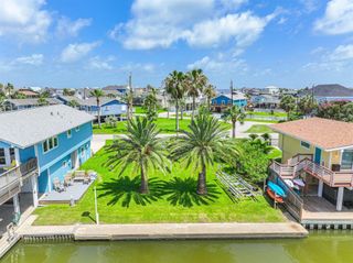 16611 Flamingo Way, Jamaica Beach, TX 77554