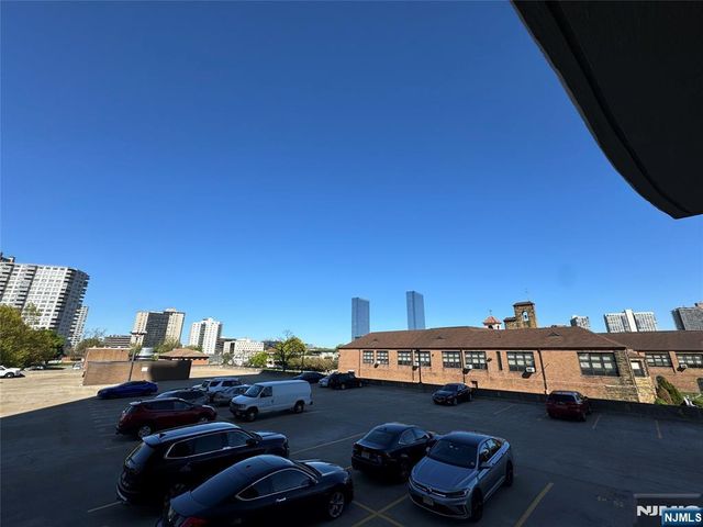 1590 Anderson Avenue 2F, Fort Lee, NJ 07024