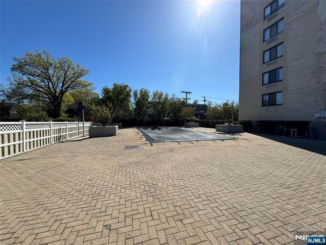 1590 Anderson Avenue 2F, Fort Lee, NJ 07024