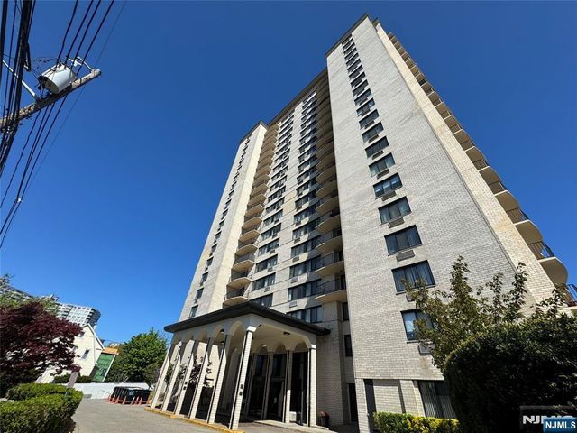 1590 Anderson Avenue 2F, Fort Lee, NJ 07024