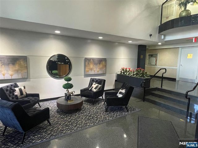 1590 Anderson Avenue 2F, Fort Lee, NJ 07024