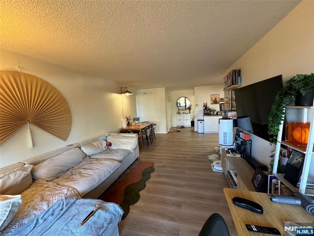 1590 Anderson Avenue 2F, Fort Lee, NJ 07024