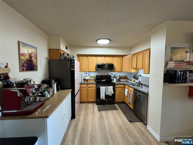 1590 Anderson Avenue 2F, Fort Lee, NJ 07024