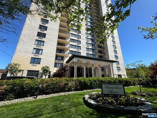 1590 Anderson Avenue 2F, Fort Lee, NJ 07024