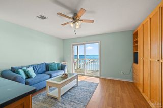 5539 Soundside Dr N, Gulf Breeze, FL 32563
