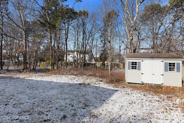 15 Benjamin Court, Barnegat, NJ 08005