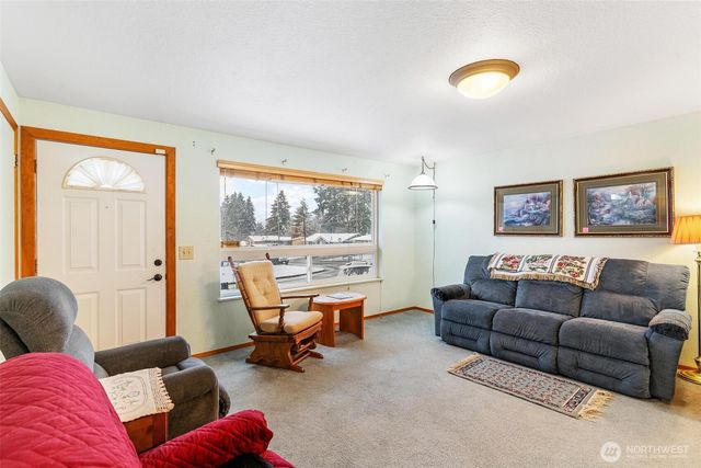 22804 105th Place SE, Kent, WA 98031