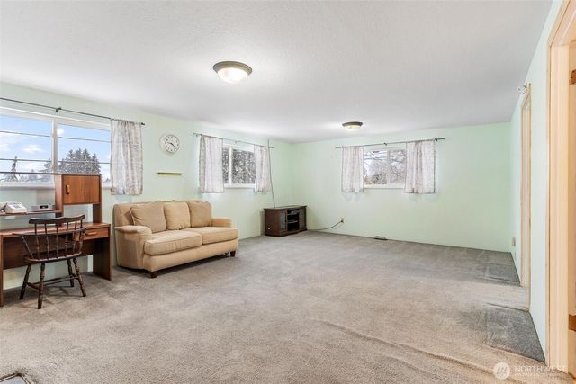 22804 105th Place SE, Kent, WA 98031