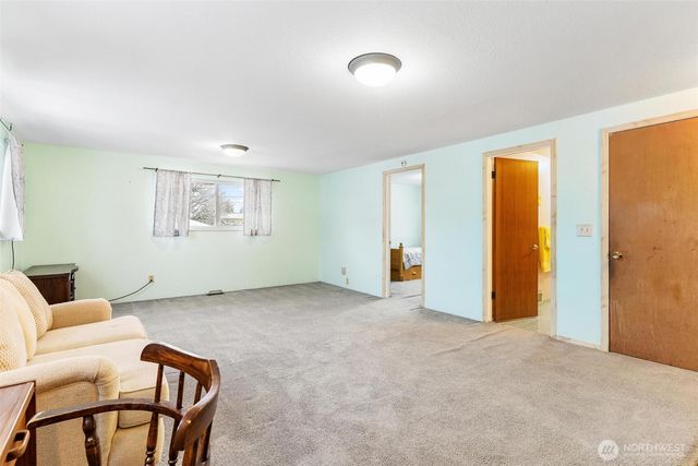 22804 105th Place SE, Kent, WA 98031