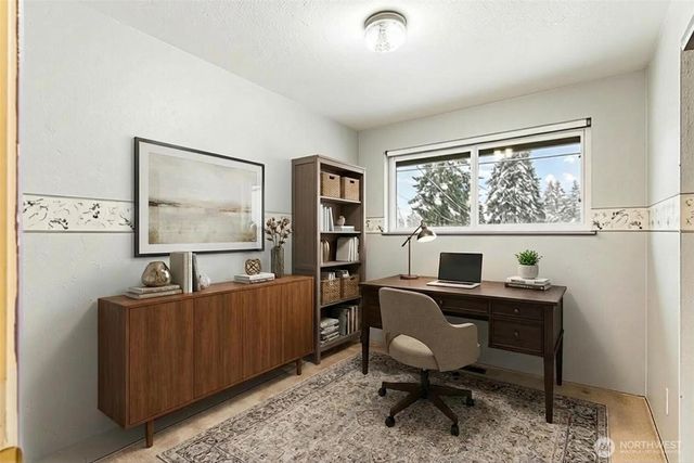 22804 105th Place SE, Kent, WA 98031