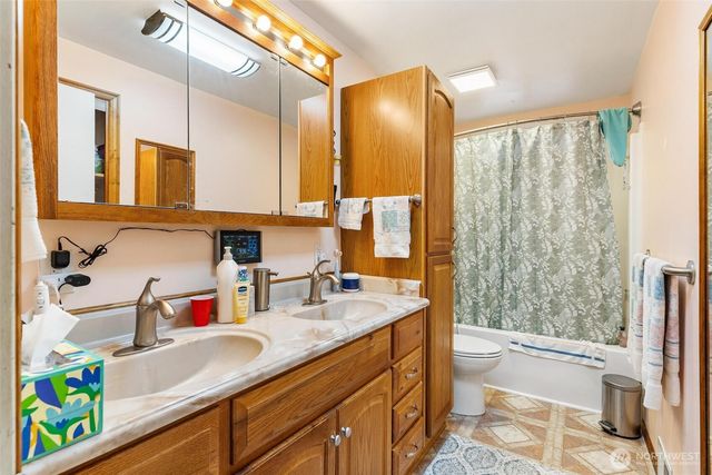 22804 105th Place SE, Kent, WA 98031