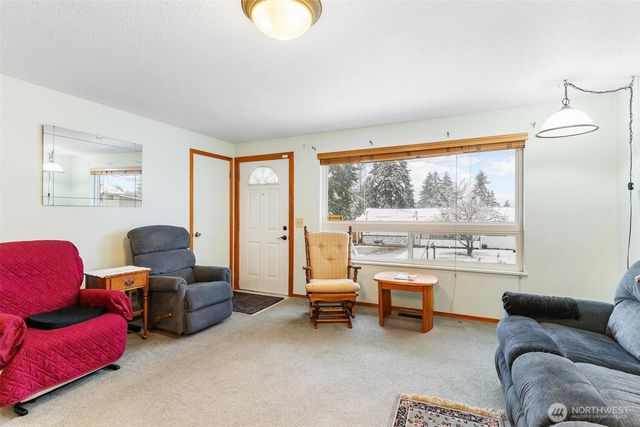 22804 105th Place SE, Kent, WA 98031