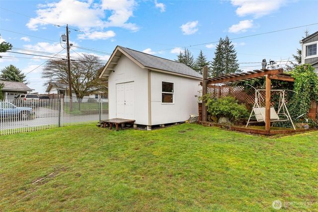 22804 105th Place SE, Kent, WA 98031