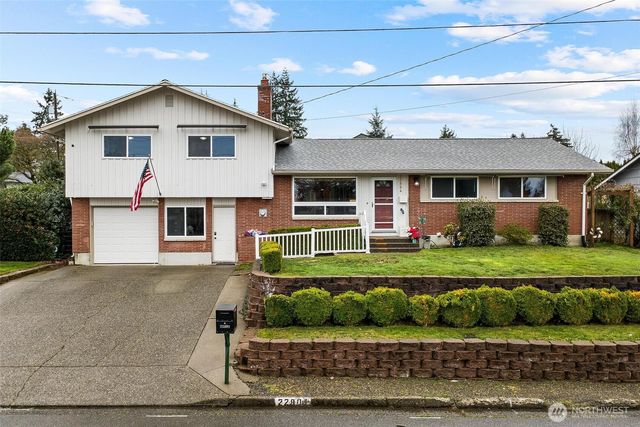 22804 105th Place SE, Kent, WA 98031