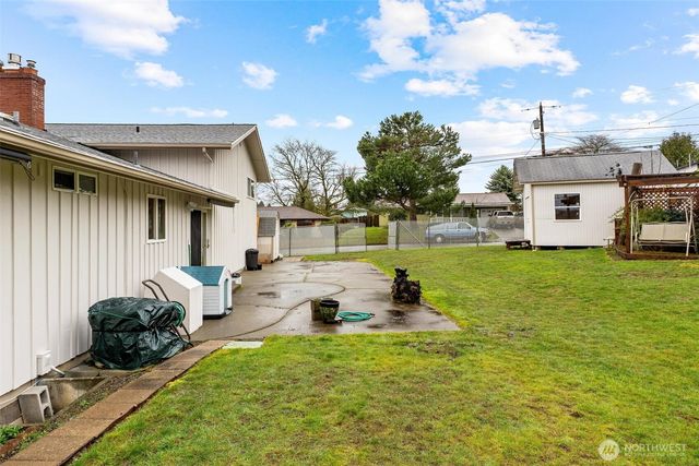 22804 105th Place SE, Kent, WA 98031