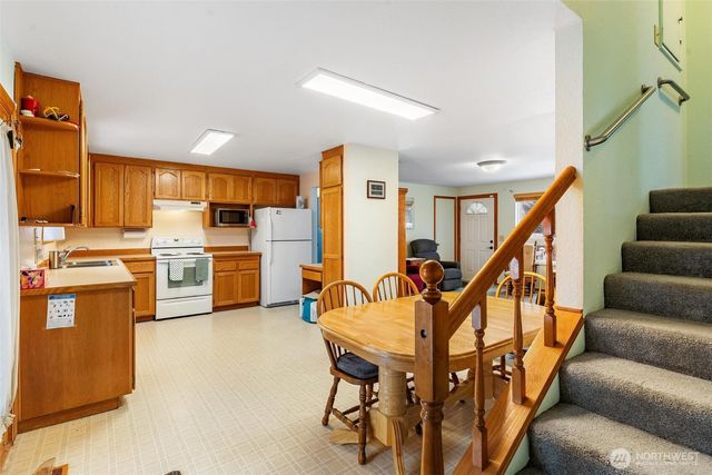 22804 105th Place SE, Kent, WA 98031