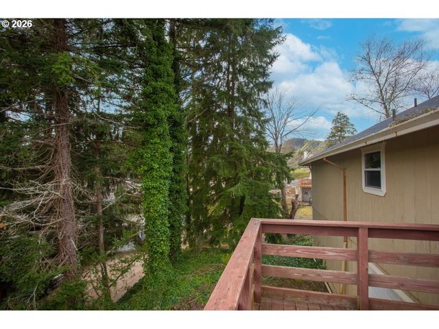 1521 RANCH Rd, Reedsport, OR 97467