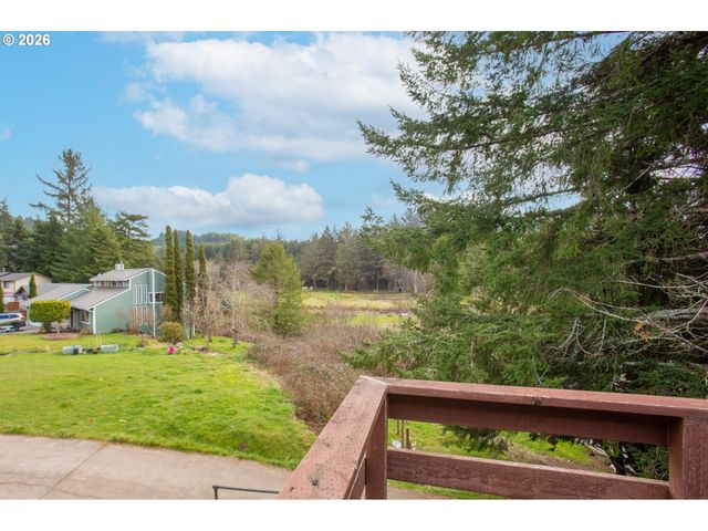 1521 RANCH Rd, Reedsport, OR 97467