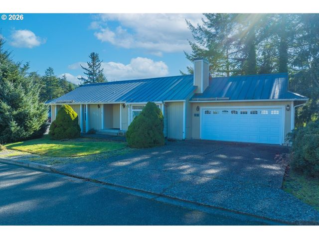 1521 RANCH Rd, Reedsport, OR 97467