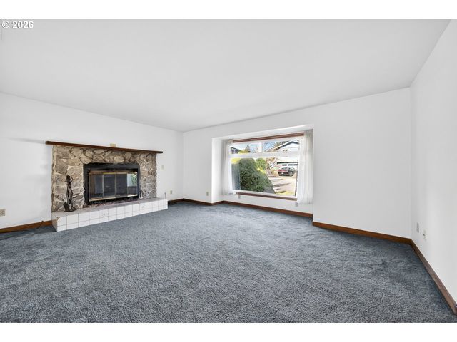 1521 RANCH Rd, Reedsport, OR 97467