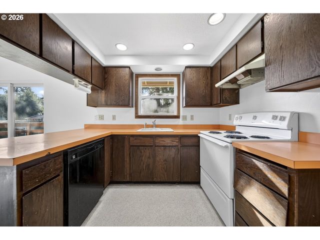 1521 RANCH Rd, Reedsport, OR 97467