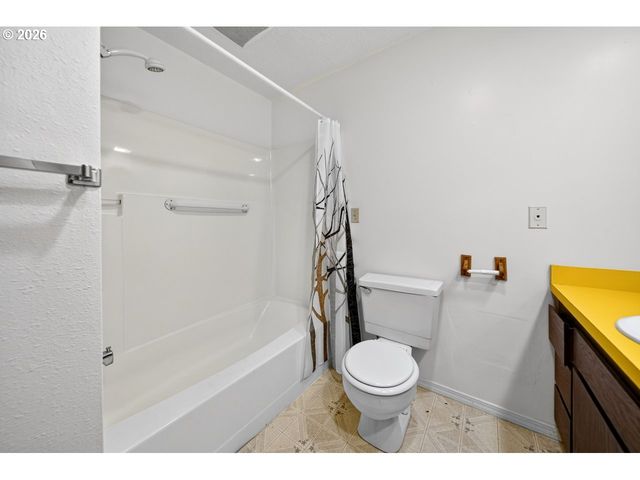 1521 RANCH Rd, Reedsport, OR 97467