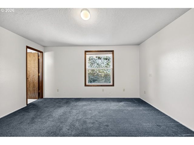 1521 RANCH Rd, Reedsport, OR 97467