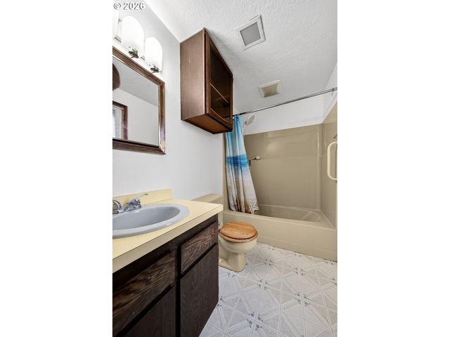 1521 RANCH Rd, Reedsport, OR 97467