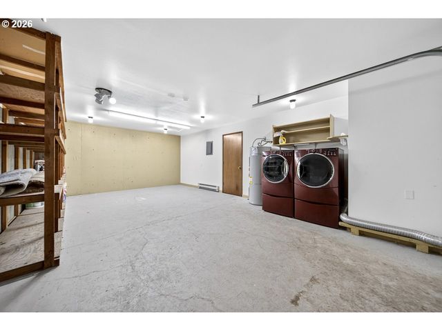 1521 RANCH Rd, Reedsport, OR 97467