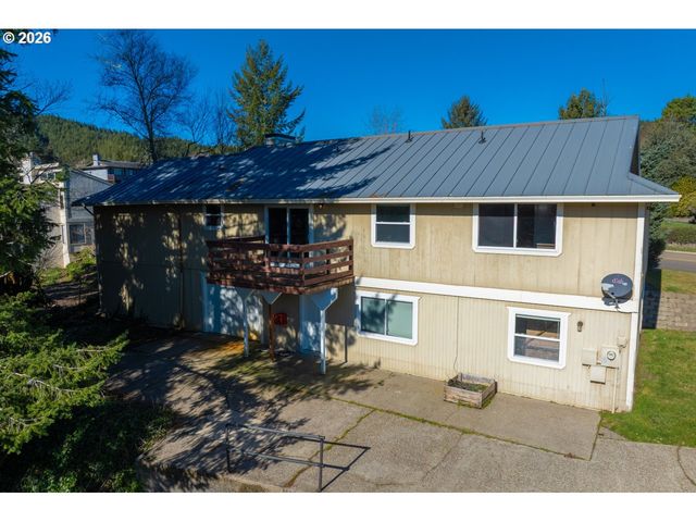 1521 RANCH Rd, Reedsport, OR 97467