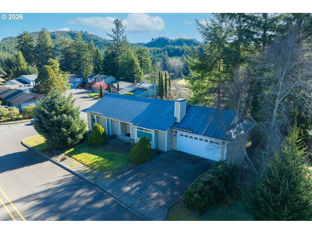 1521 RANCH Rd, Reedsport, OR 97467