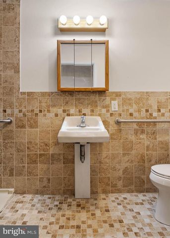 9400 FRANKFORD AVE, Philadelphia, PA 19114