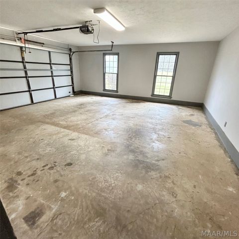 35 New Bingham Drive, Wetumpka, AL 36093