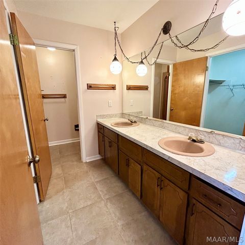 35 New Bingham Drive, Wetumpka, AL 36093