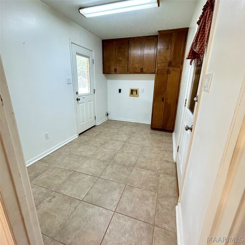 35 New Bingham Drive, Wetumpka, AL 36093