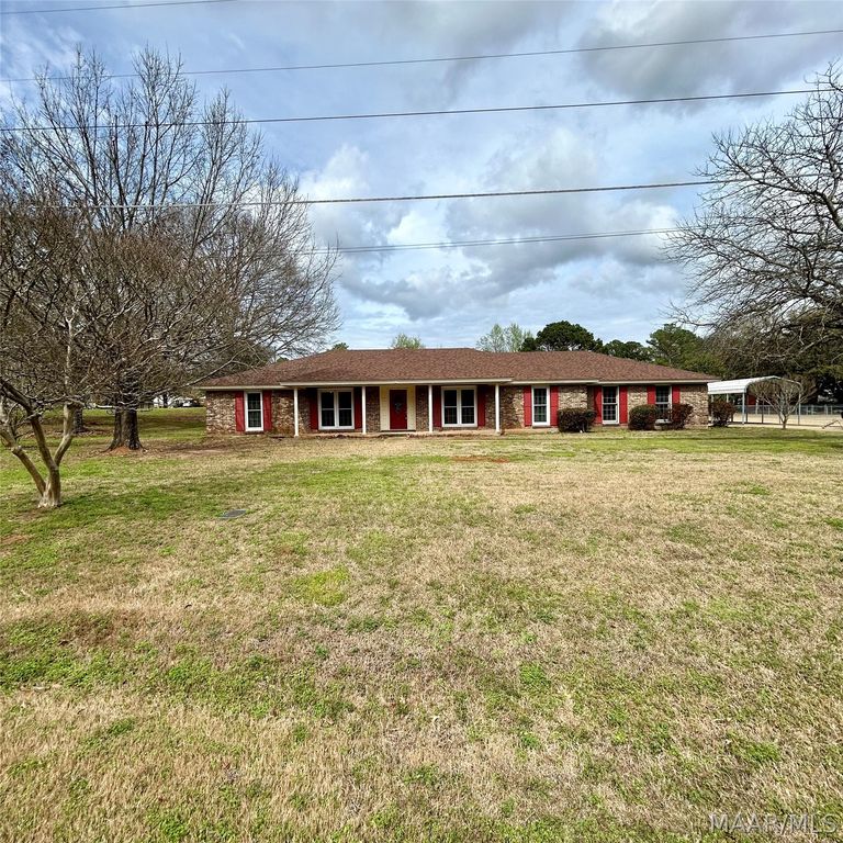 35 New Bingham Drive, Wetumpka, AL 36093