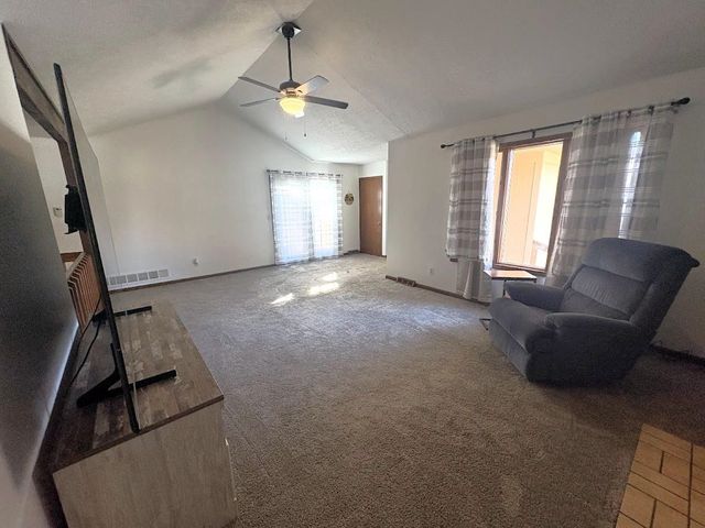 1007 Burr Oak Ln, Salina, KS 67401